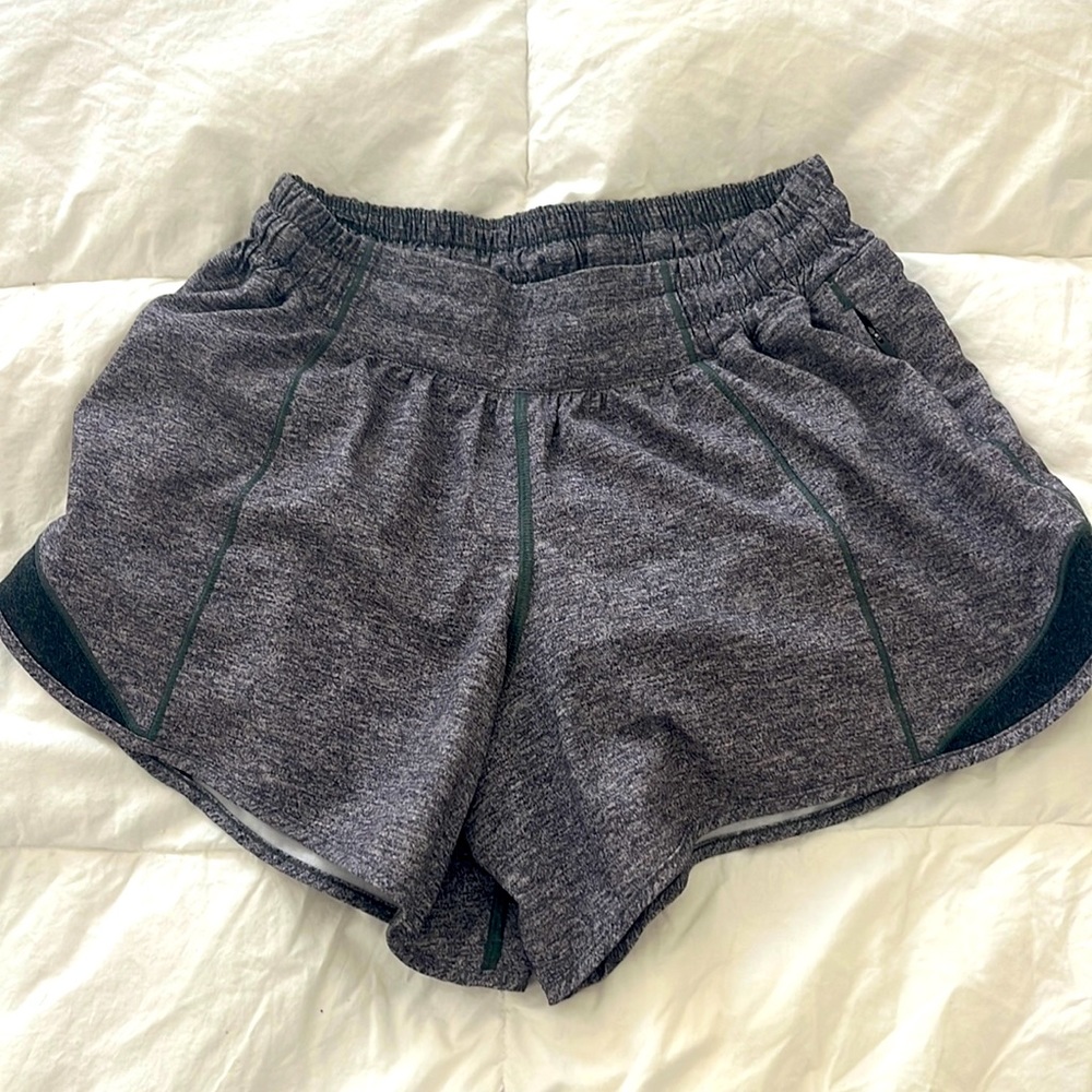 LULULEMON Hotty Hot High-Rise Lined Short 4" size 4